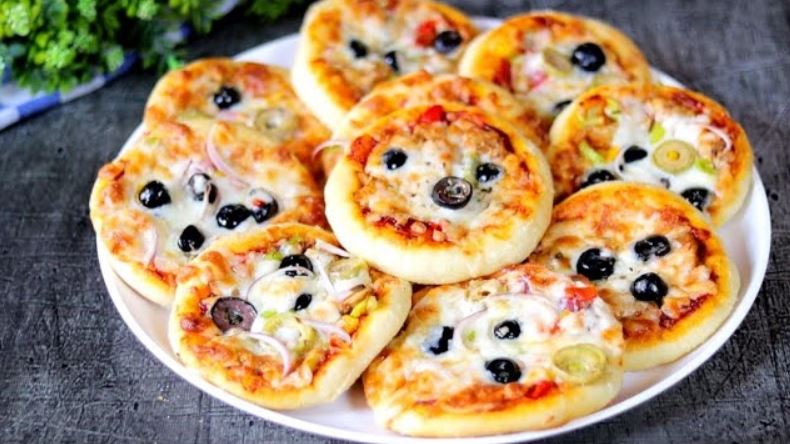 مينى بيتزا بالعجينة أخف وأطري بيتزا هتجربوها