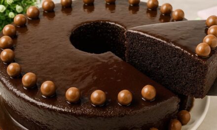 كيكة الشكولاته بالطريقه هتنبهري بالنتيجه وهشه