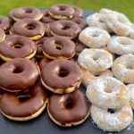 بسكويت البندق الذهبي بدون زبدة… هش وراقي في التقديم