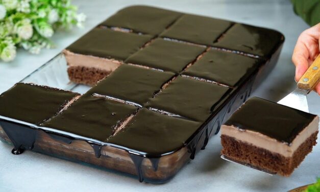 كيكة شوكولاتة في الخلاط بدون زبدة بطريقة سهلة وبحجم عائلي