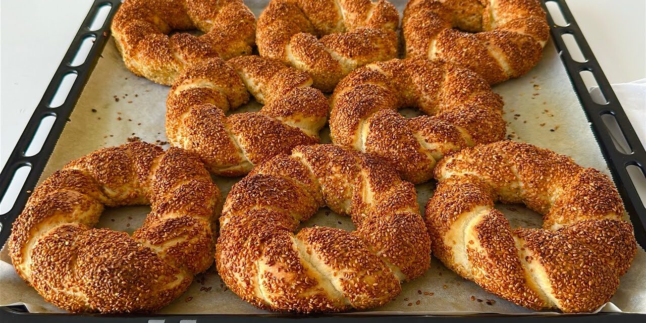 كعك السمسم الهشّ… طراوة من الداخل وقرمشة من الخارج