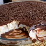 تحلية باردة بالشوكولاتة… كريمية وناعمة تذوب في الفم