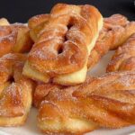 وصفة اقتصادية وسريعة… معجنات هشة تذوب في الفم