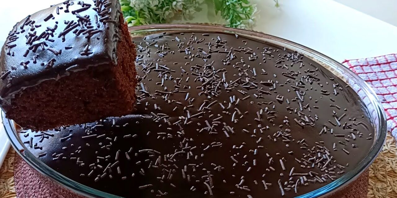 ألذ كيكة شوكولاتة اقتصادية.. هشة، رطبة، ومذاقها خيالي!